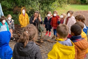 L'importance d'apprendre les savoirs fondamentaux de manière théorique et pratique dans les écoles maternelles et primaires bilingues